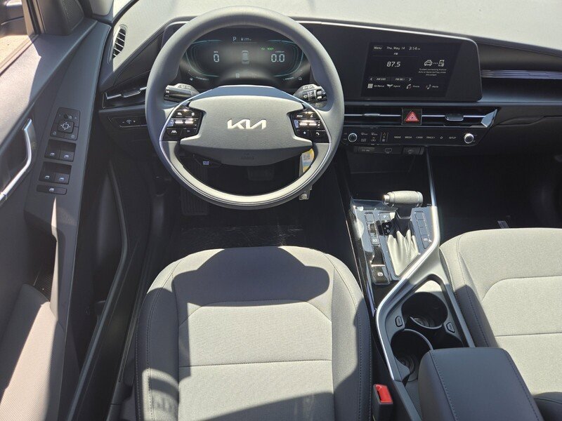 New 2026 Kia Niro LX FWD image 8