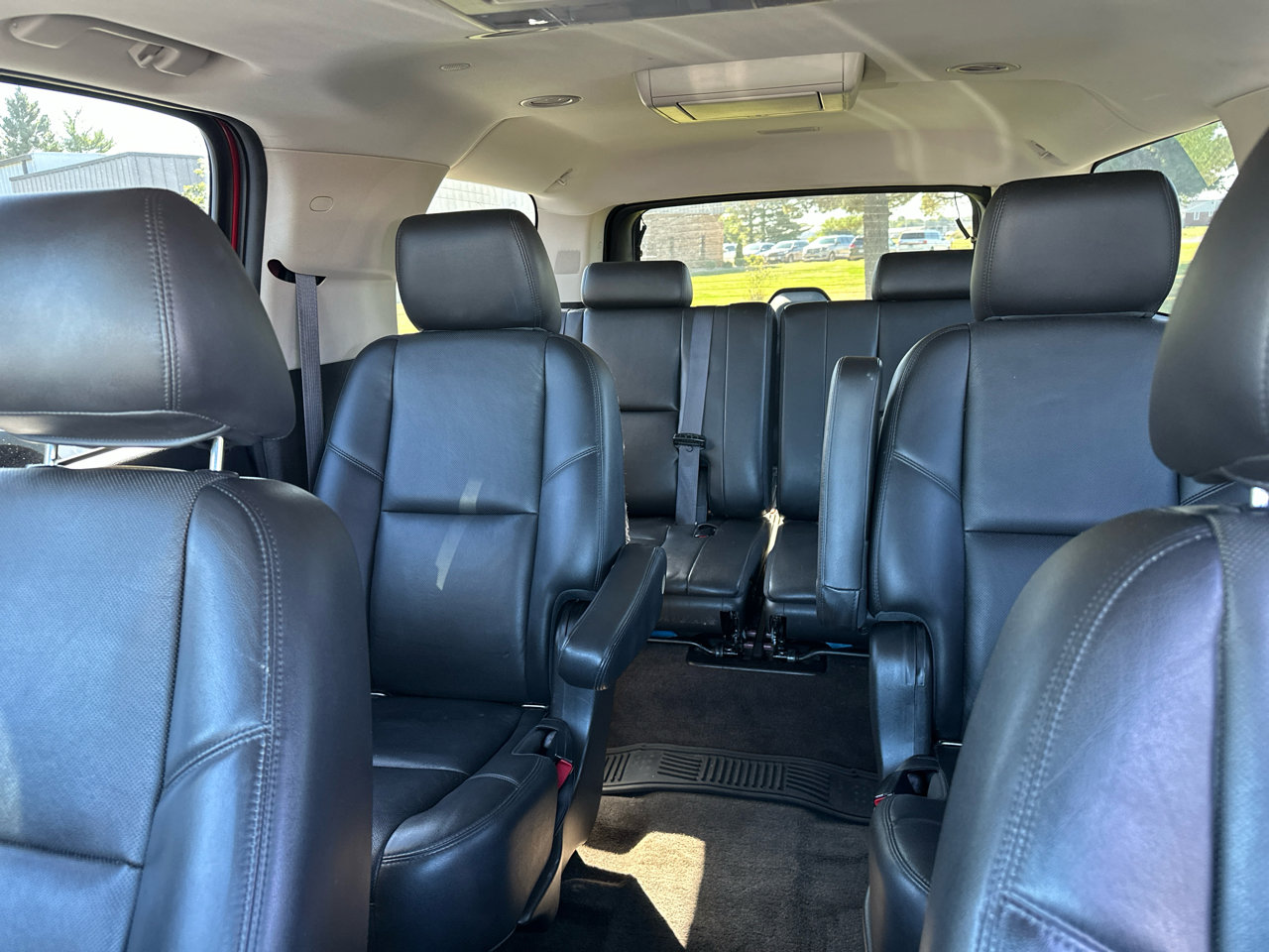 Used 2014 GMC Yukon XL Denali image 17