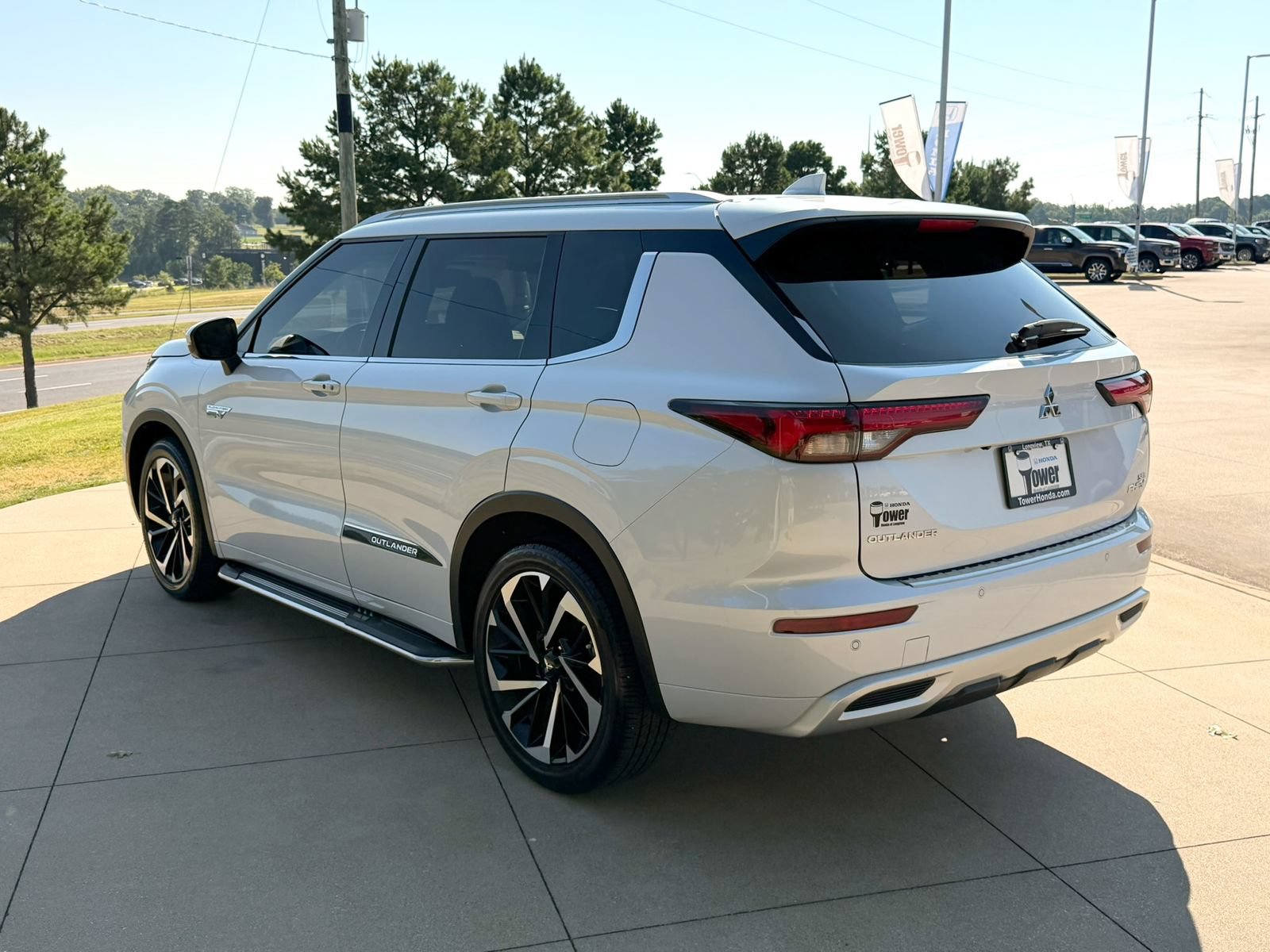 Used 2024 Mitsubishi Outlander SEL AWD/4WD image 4