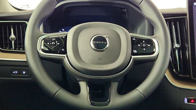 New 2026 Volvo XC60 T8 Plus w/ Climate Package PRO AWD/4WD image 24