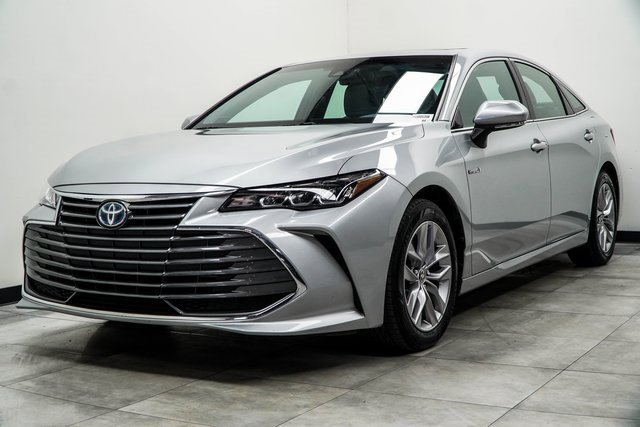 Used 2021 Toyota Avalon XLE w/ Moonroof Package image 6