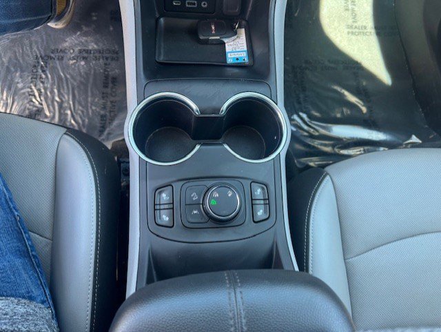 Used 2024 GMC Terrain SLT w/ Infotainment Package II image 24