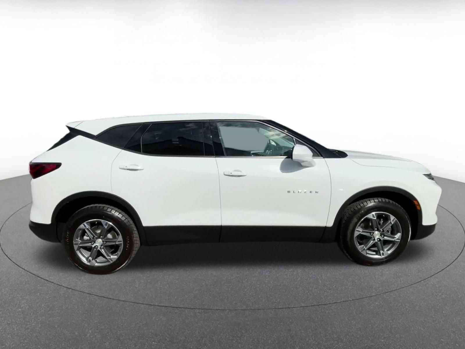 Used 2023 Chevrolet Blazer LT FWD image 16