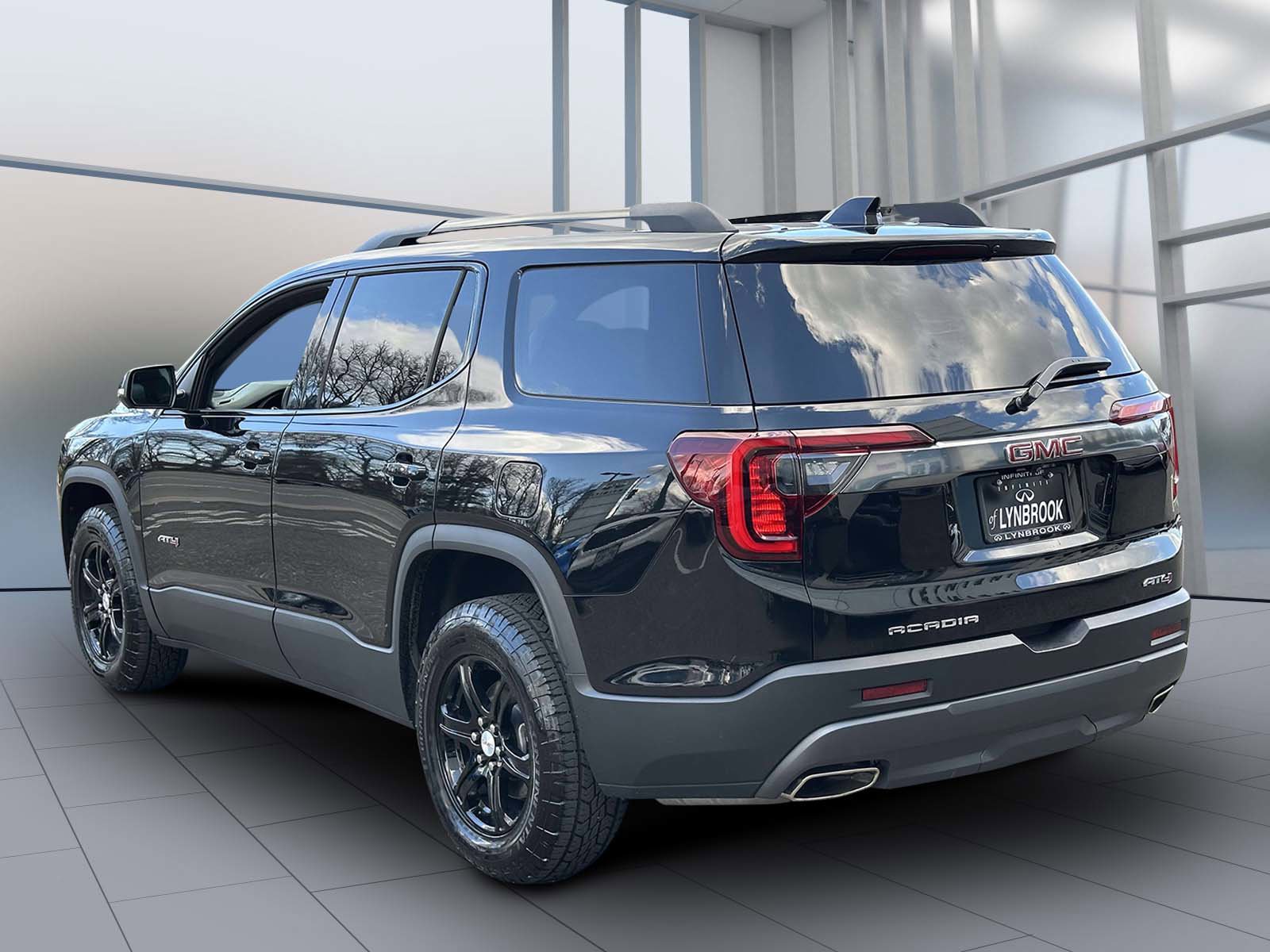 Used 2023 GMC Acadia AT4 w/ Technology Package image 7