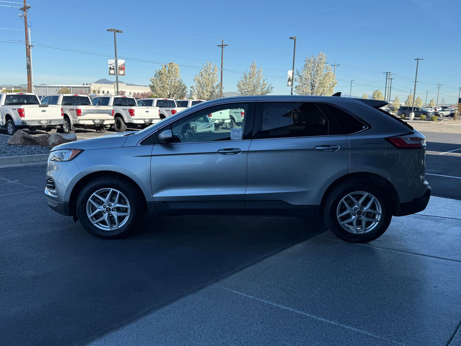Used 2023 Ford Edge SEL w/ Cold Weather Package AWD/4WD image 9