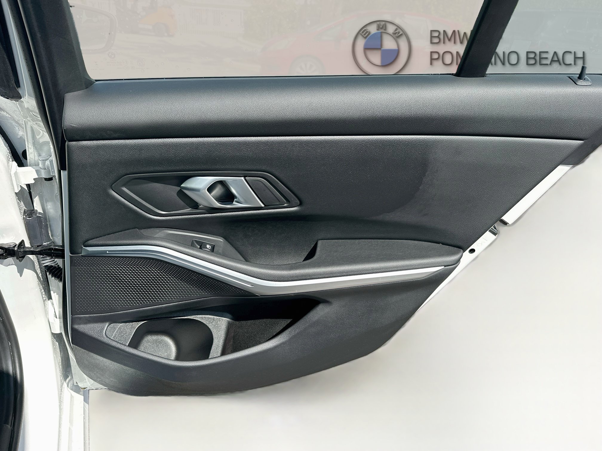 Certified 2025 BMW 330i xDrive Sedan w/ Premium Package AWD/4WD image 33