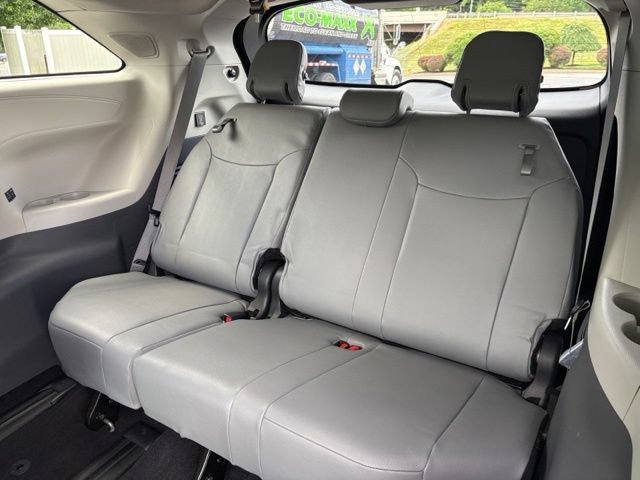 Used 2024 Toyota Sienna XLE w/ XLE Plus Package AWD/4WD image 24