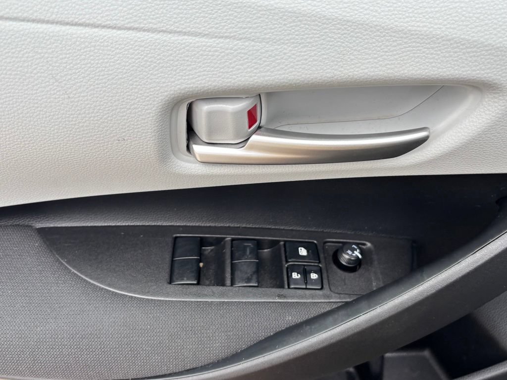 Used 2026 Toyota Corolla SE FWD image 22