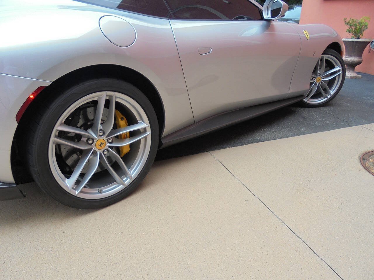 Used 2021 Ferrari Roma RWD image 24