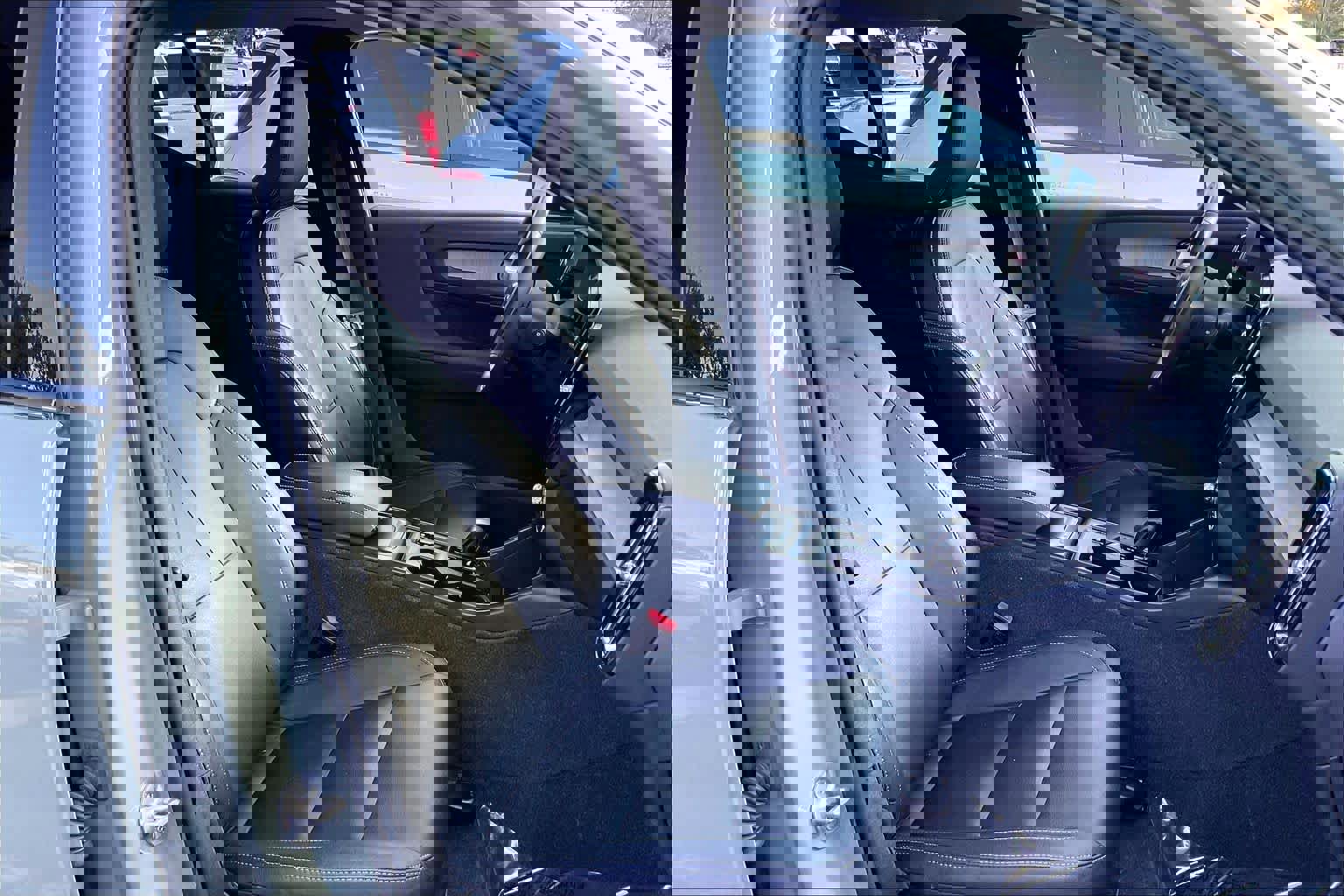 Used 2024 Volvo XC40 B5 Core image 8