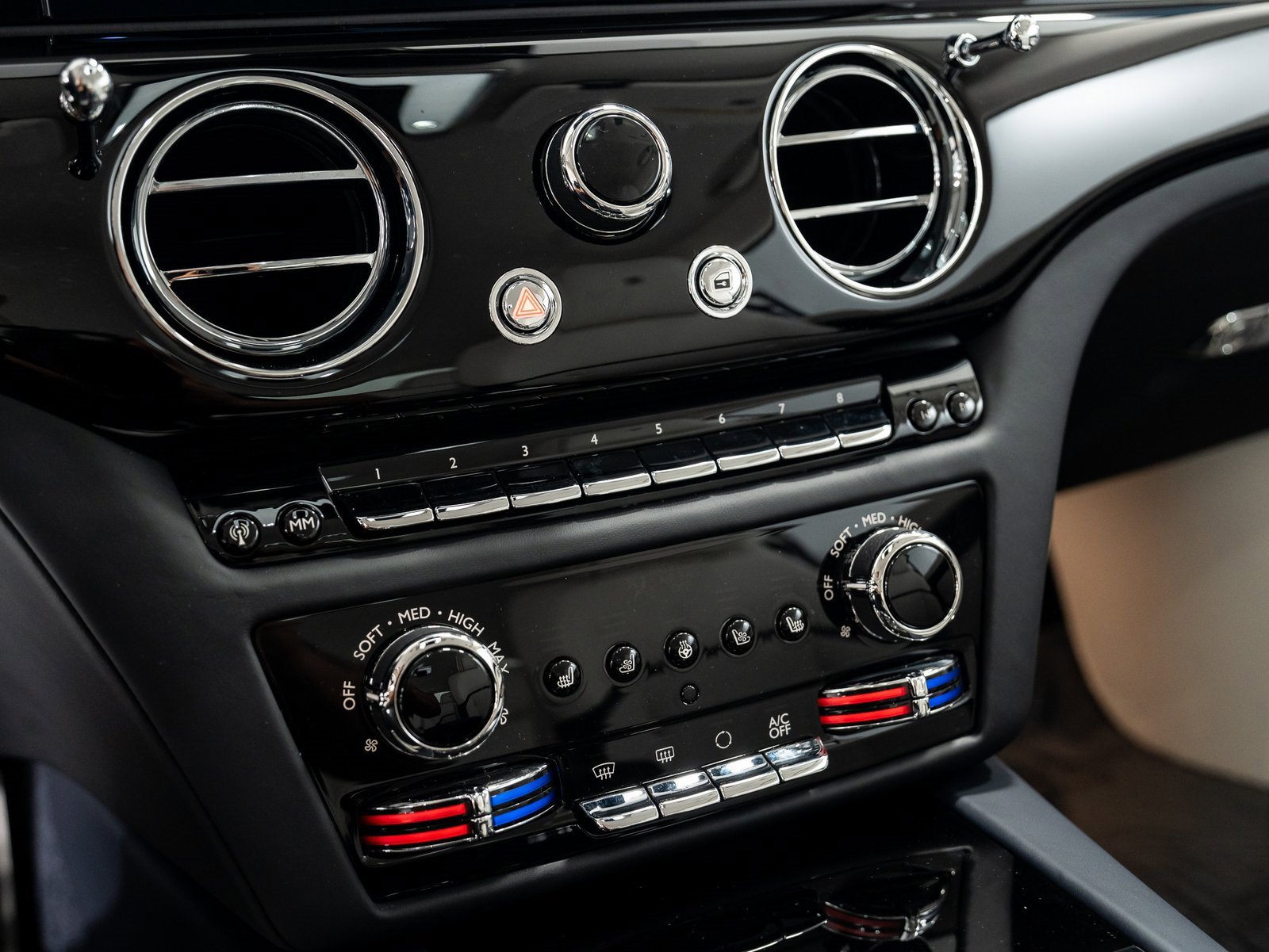 Used 2025 Rolls-Royce Spectre w/ Spectre Launch Package image 35