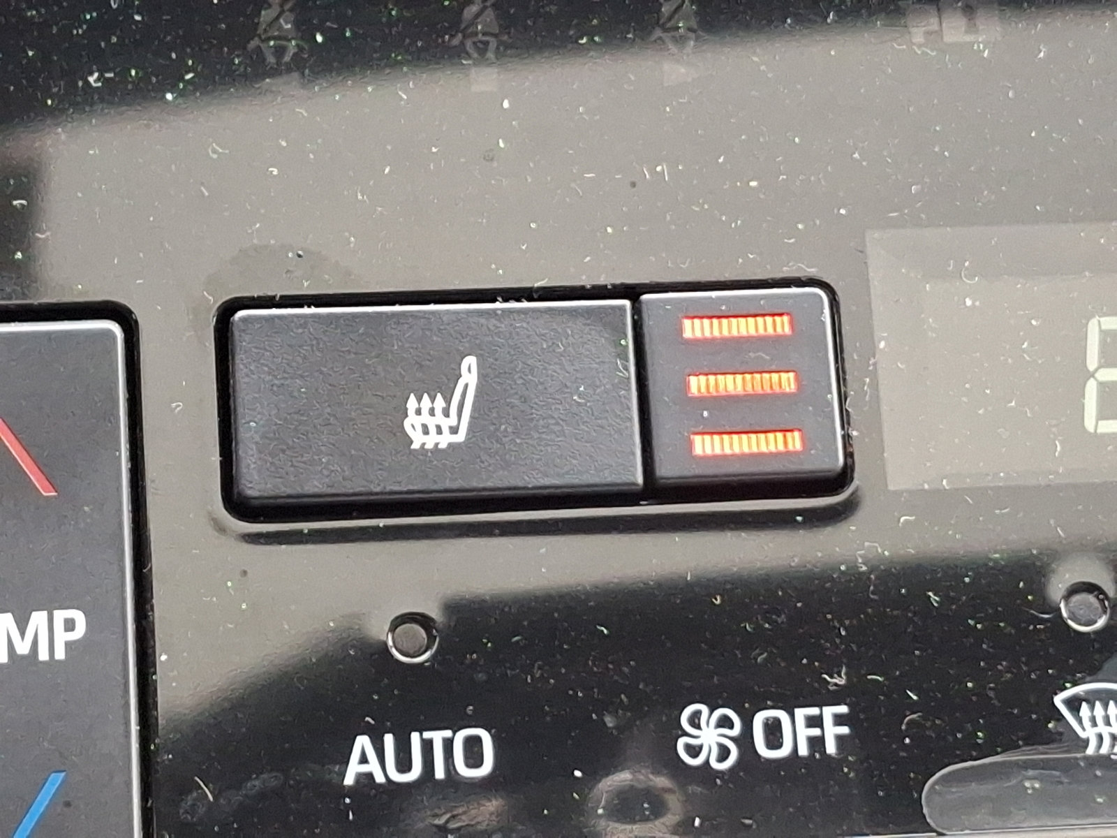 Used 2021 Toyota Avalon XLE image 26