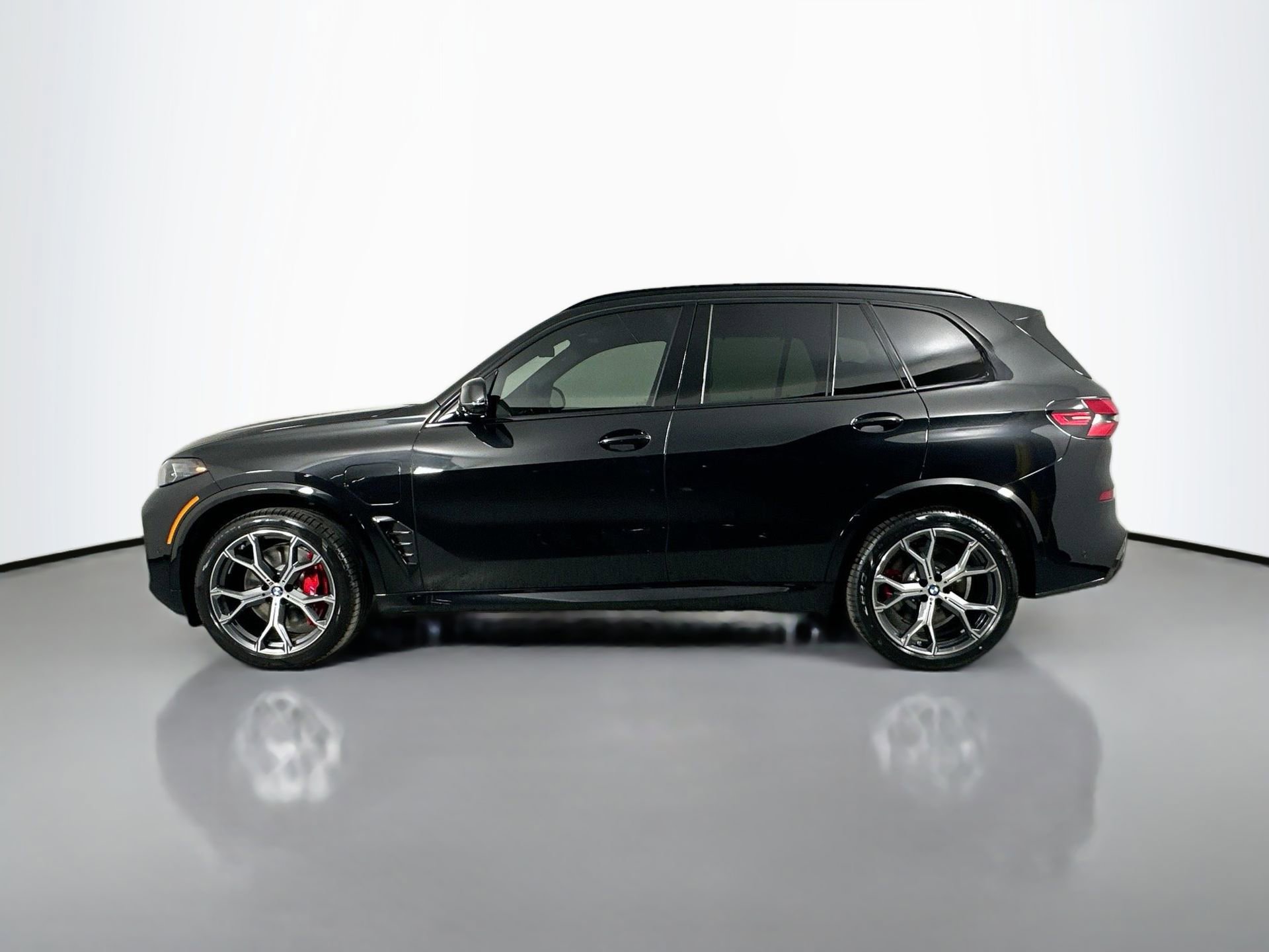 New 2026 BMW X5 xDrive50e image 8