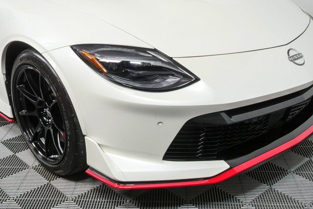 Used 2025 Nissan Z NISMO w/ Floor Mat Package image 31
