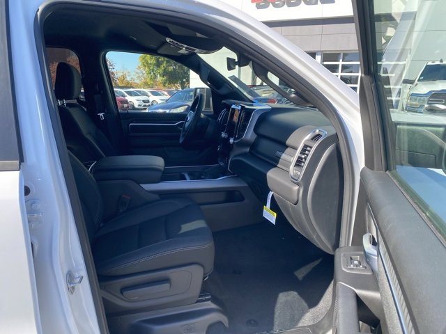 New 2026 RAM 1500 4x4 Crew Cab image 28