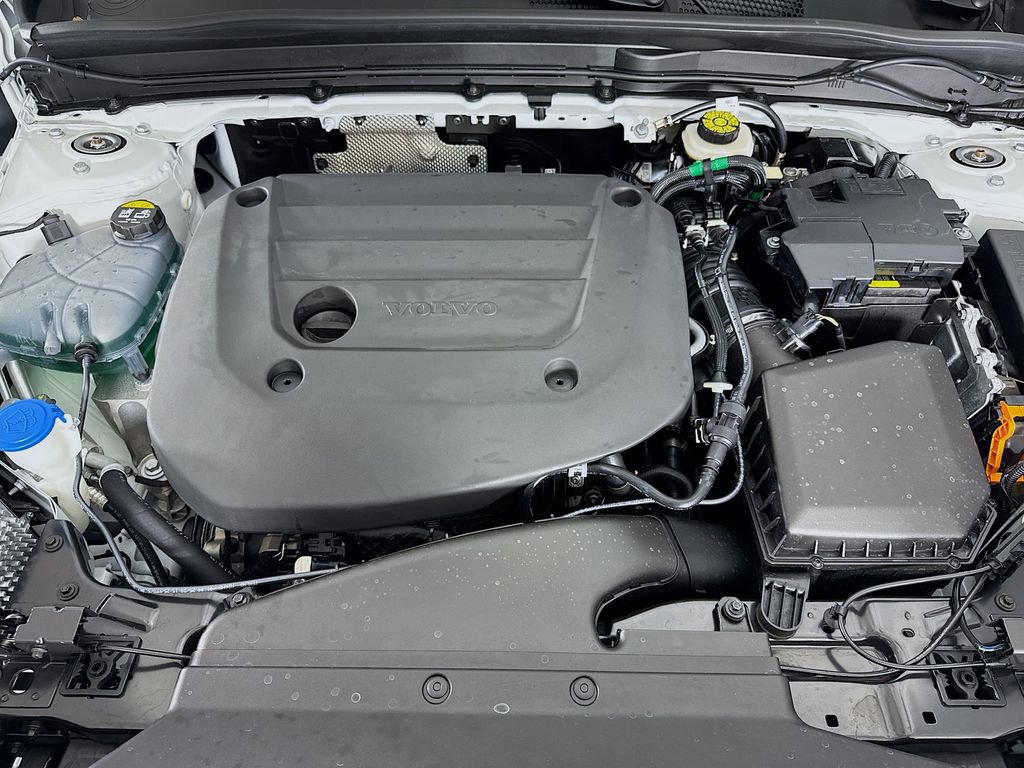 Certified 2026 Volvo XC40 B5 Ultra w/ Climate Package image 32