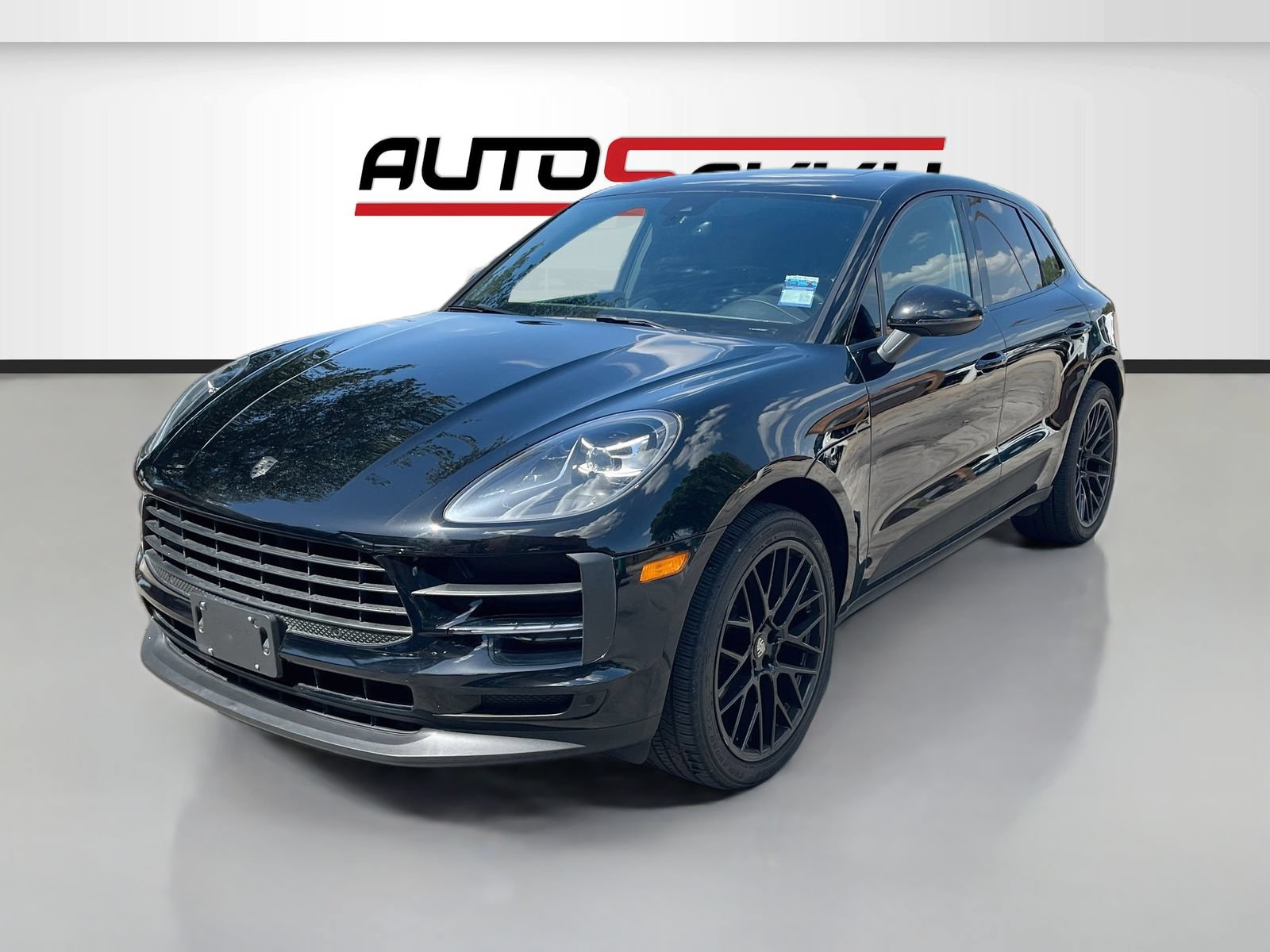 Used 2020 Porsche Macan AWD/4WD image 3