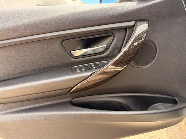 Used 2015 BMW 320i xDrive Sedan AWD/4WD image 14
