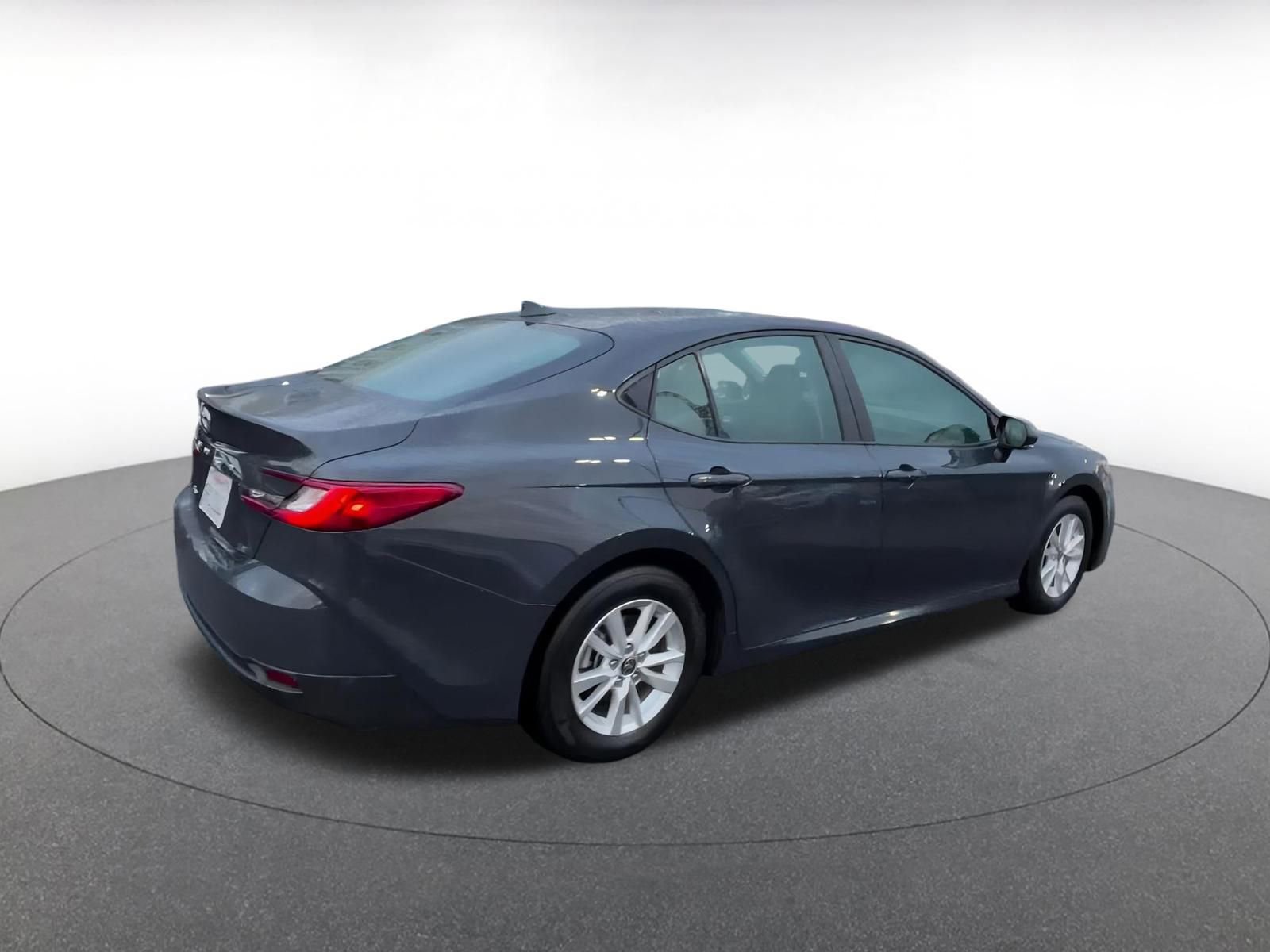 Used 2025 Toyota Camry LE image 15