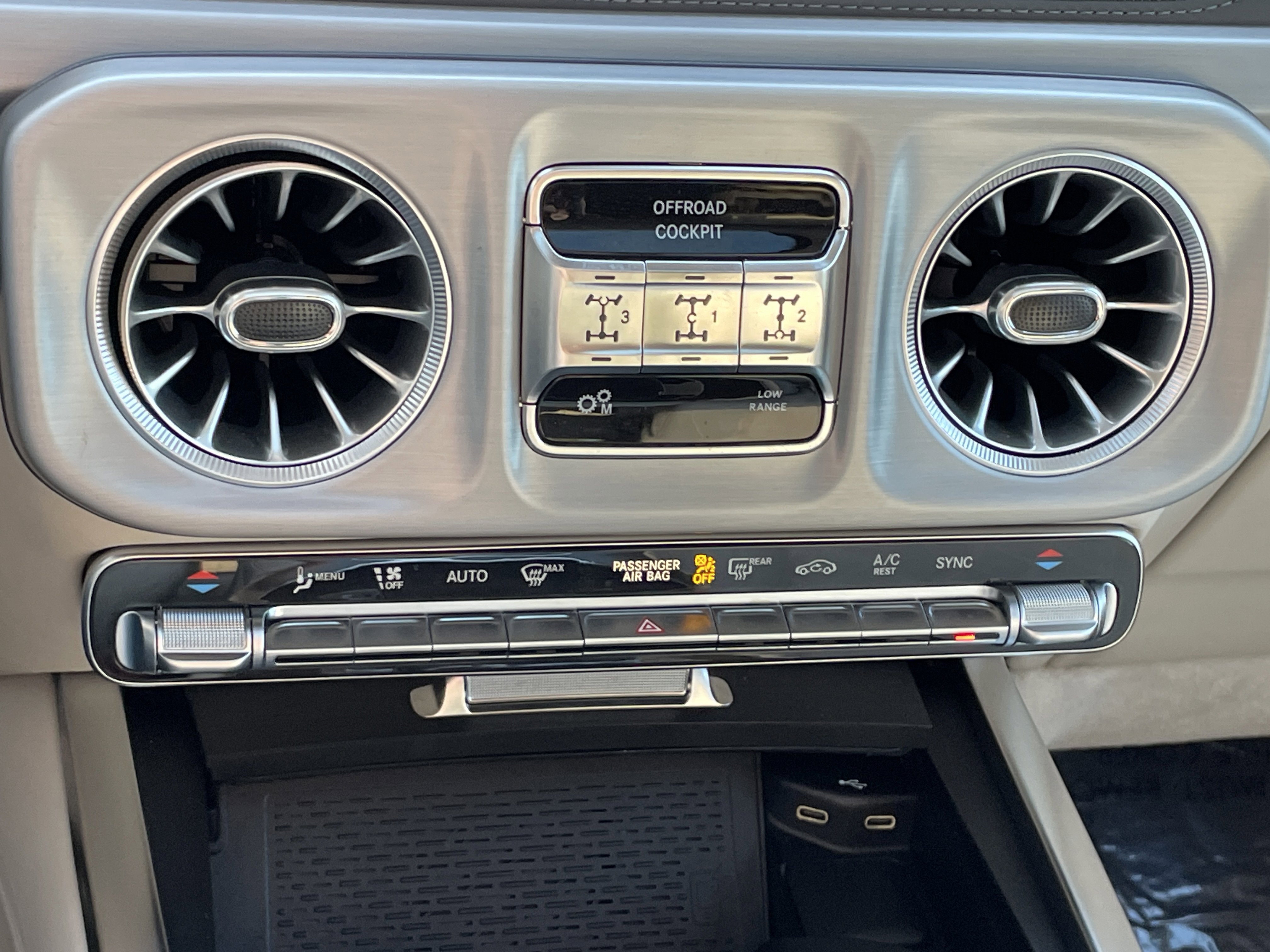 Certified 2025 Mercedes-Benz G 550 image 32