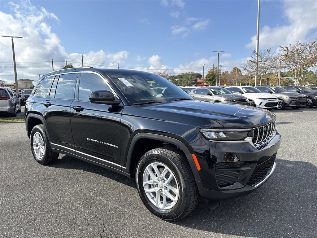 New 2025 Jeep Grand Cherokee Laredo X w/ Luxury Tech Group I