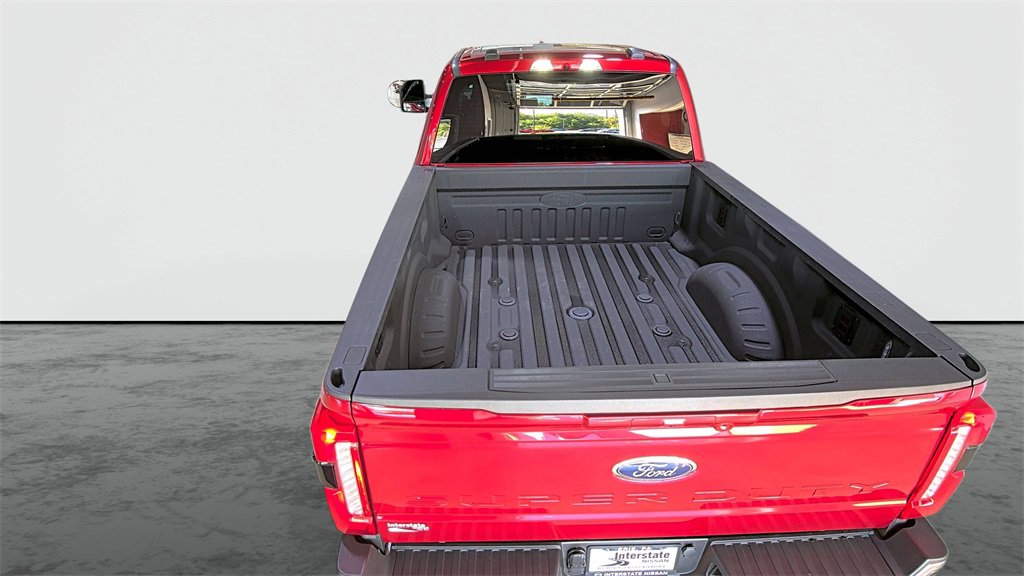 Used 2025 Ford F250 Lariat w/ Chrome Package image 3
