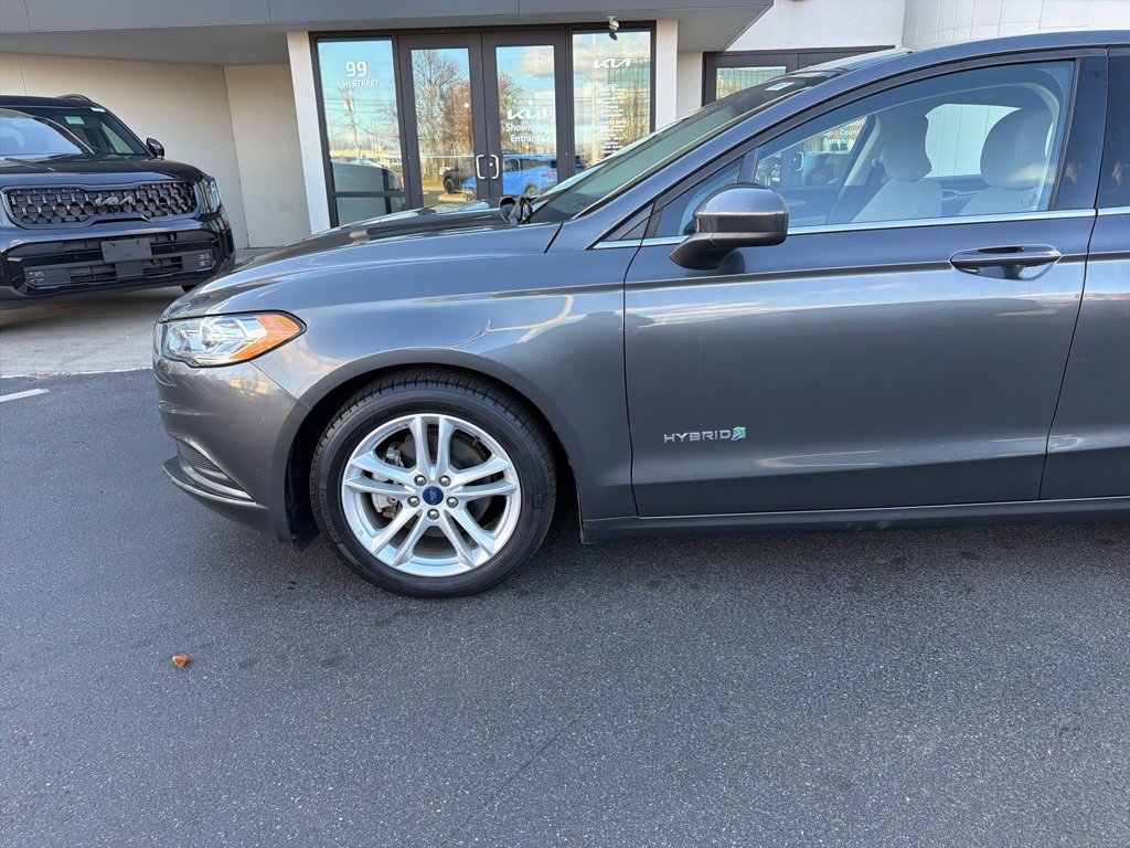 Used 2018 Ford Fusion S image 11