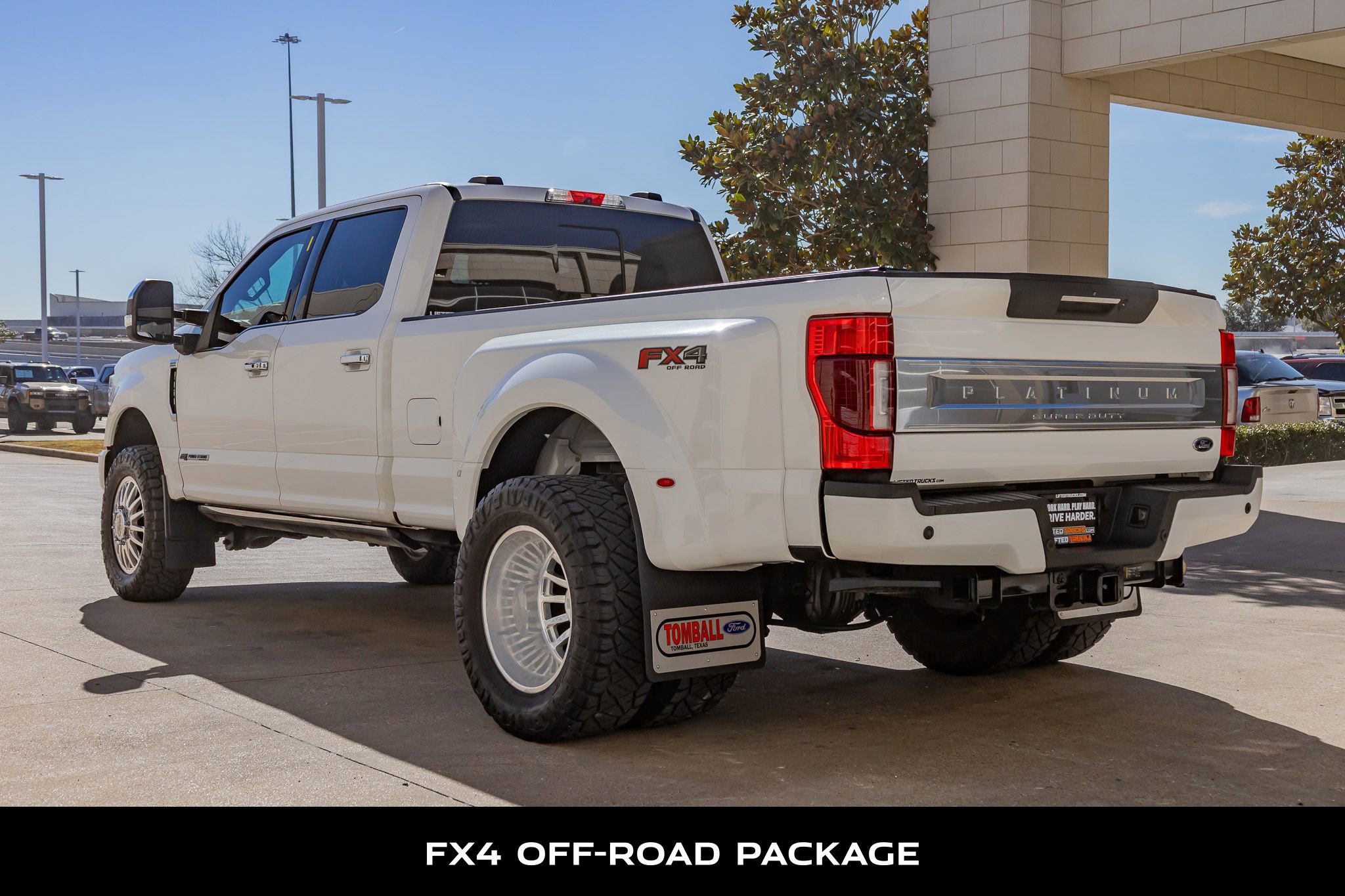 Used 2022 Ford F350 Platinum w/ FX4 Off-Road Package image 6