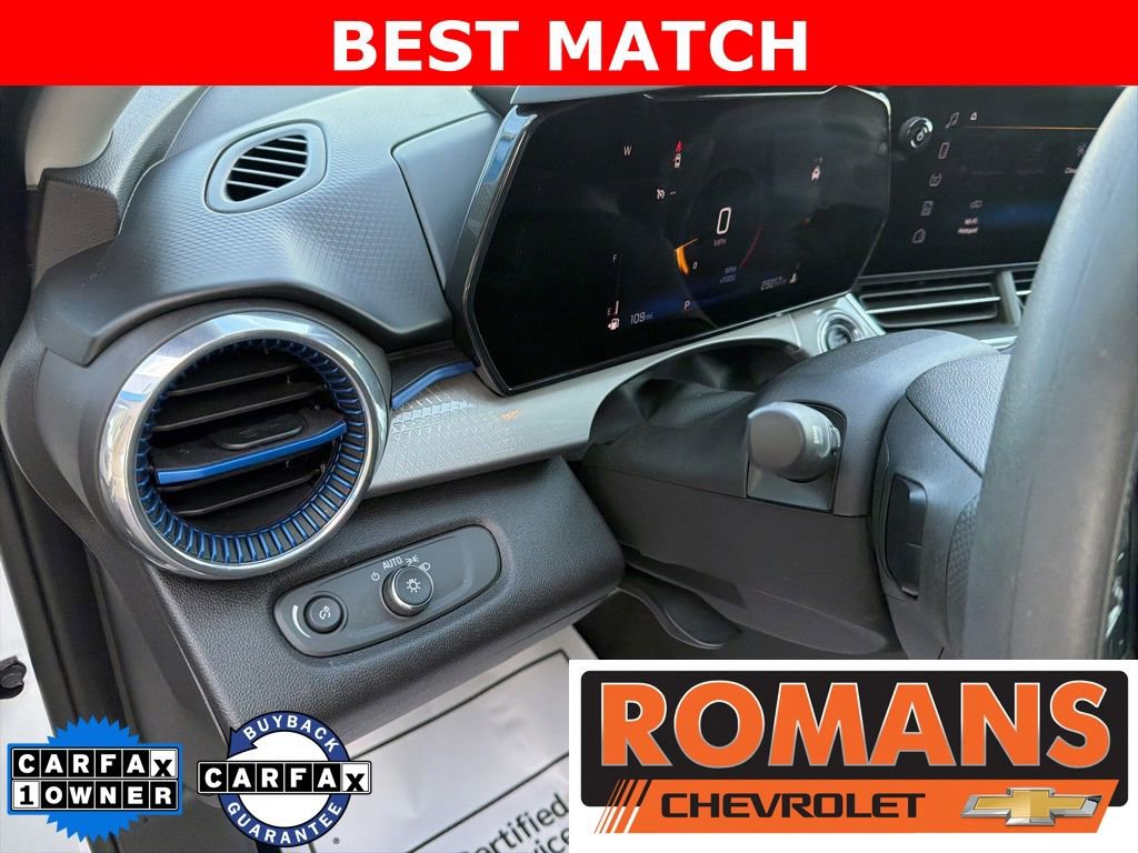 Used 2025 Chevrolet Trax LT FWD image 11