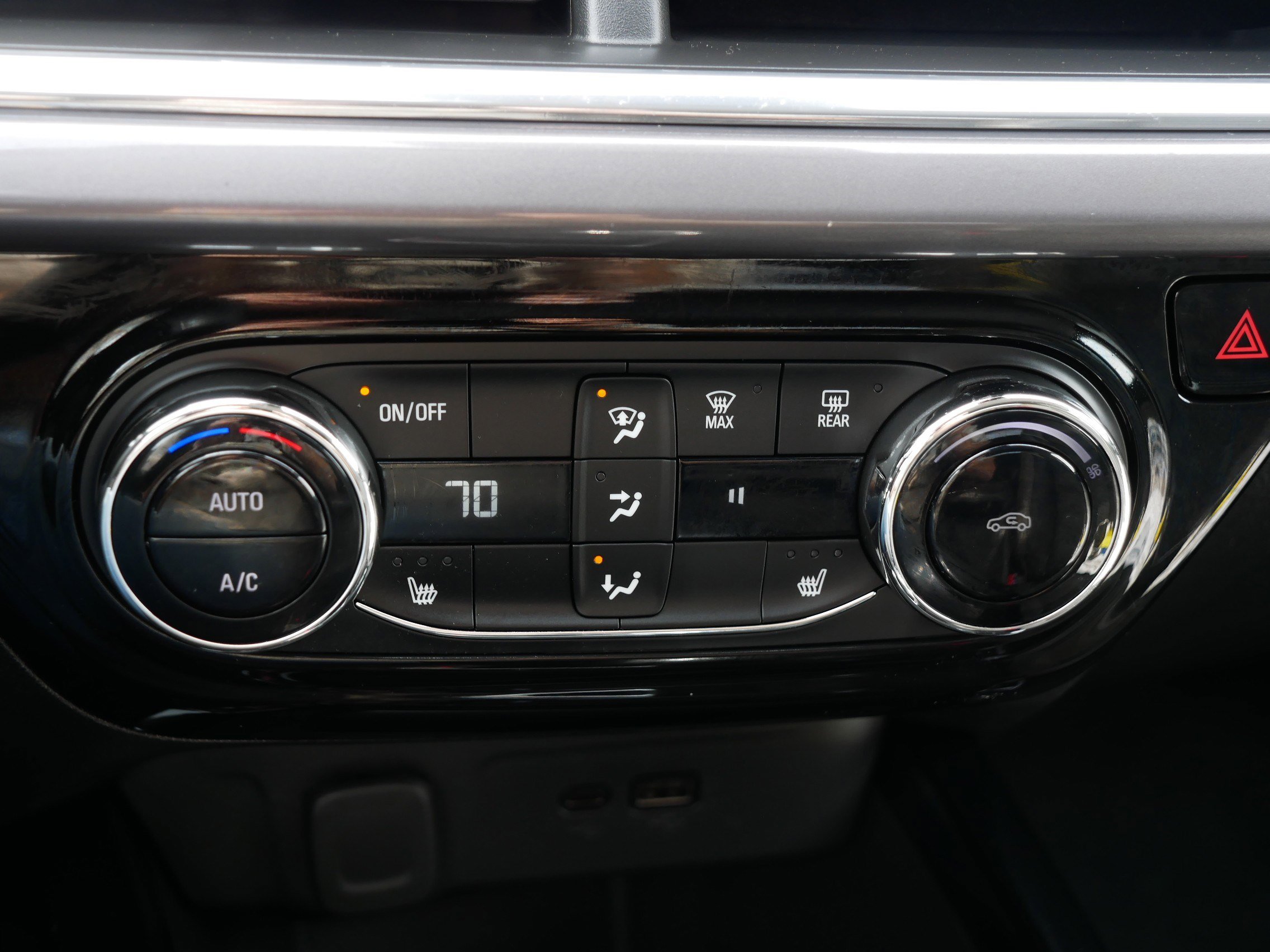 Used 2025 Chevrolet Trax ACTIV w/ Driver Confidence Package FWD image 23