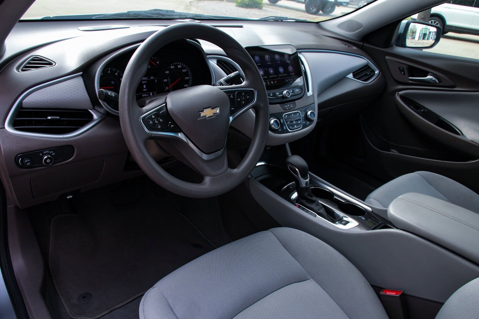 Used 2024 Chevrolet Malibu LT FWD image 9