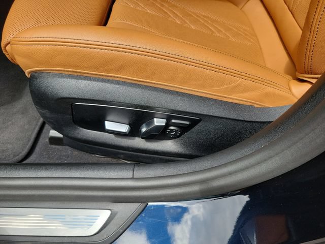 Used 2023 BMW 540i w/ M Sport Package RWD image 26