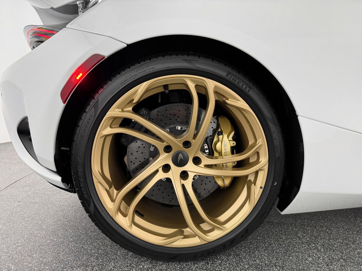 New 2026 McLaren 750S image 32