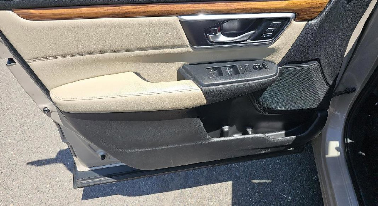 Used 2017 Honda CR-V Touring image 15
