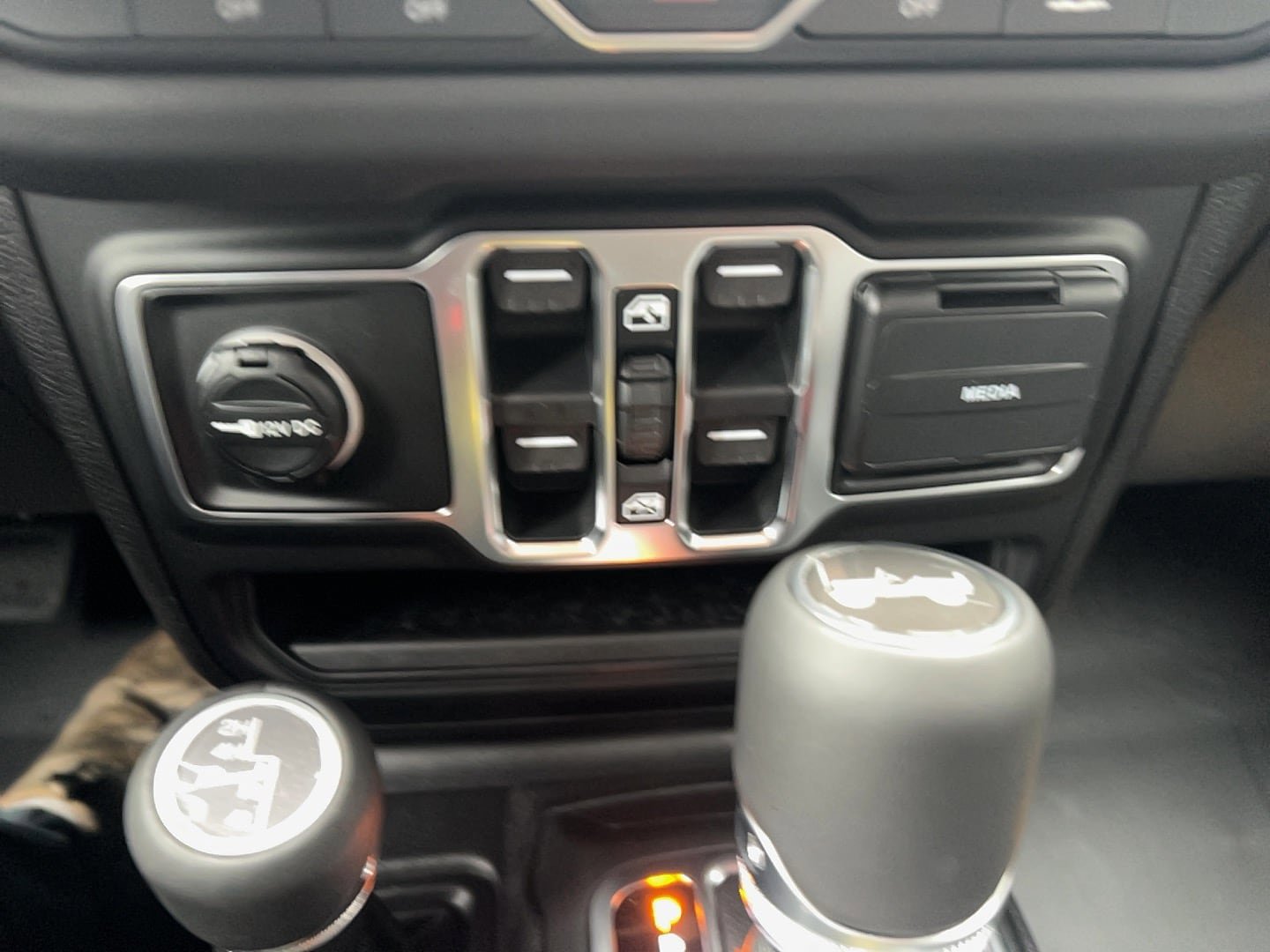 New 2026 Jeep Wrangler Unlimited Sahara AWD/4WD image 38