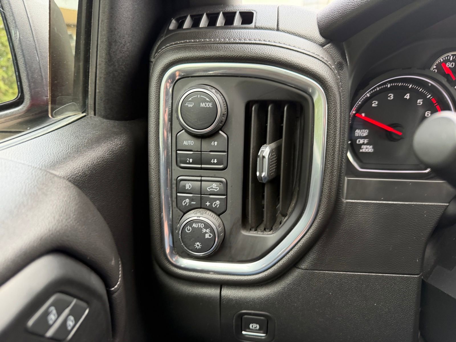 Used 2020 Chevrolet Silverado 1500 RST image 26