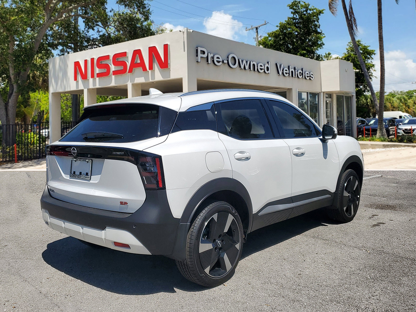 Certified 2025 Nissan Kicks SR image 4