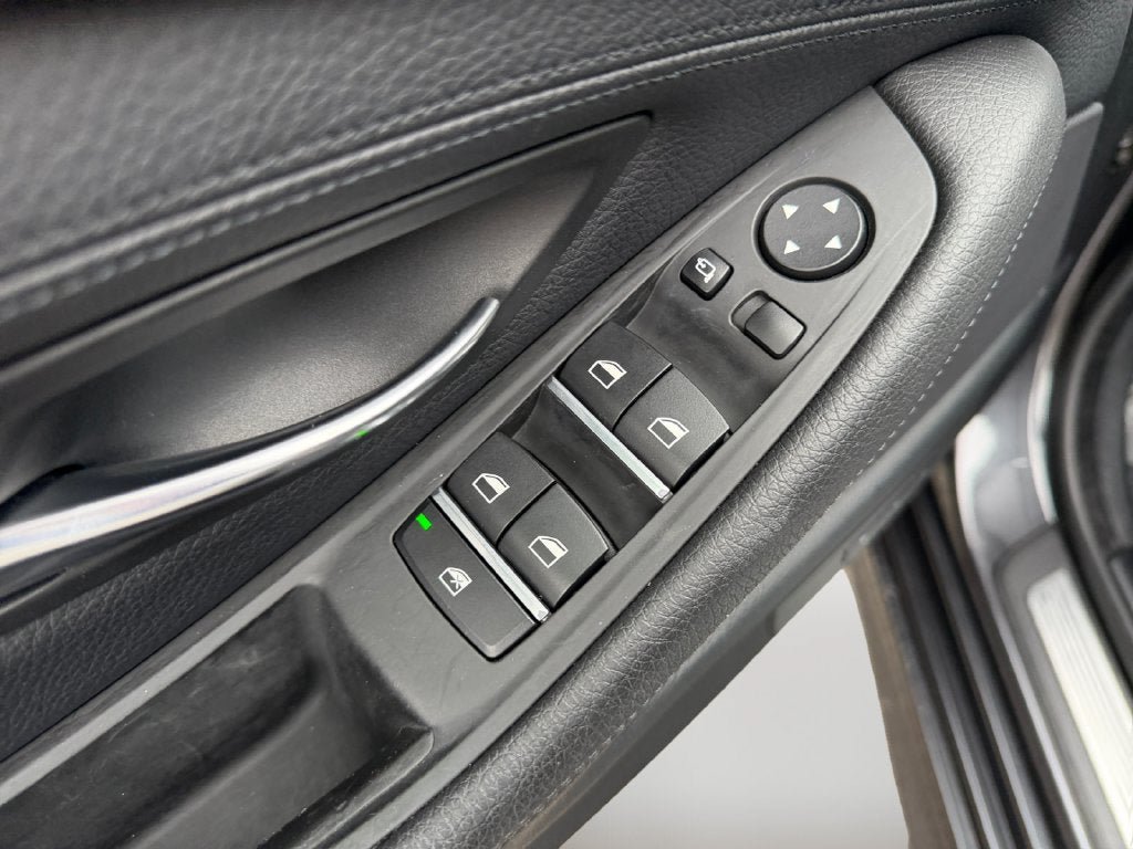 Used 2012 BMW 550i Sedan RWD image 21
