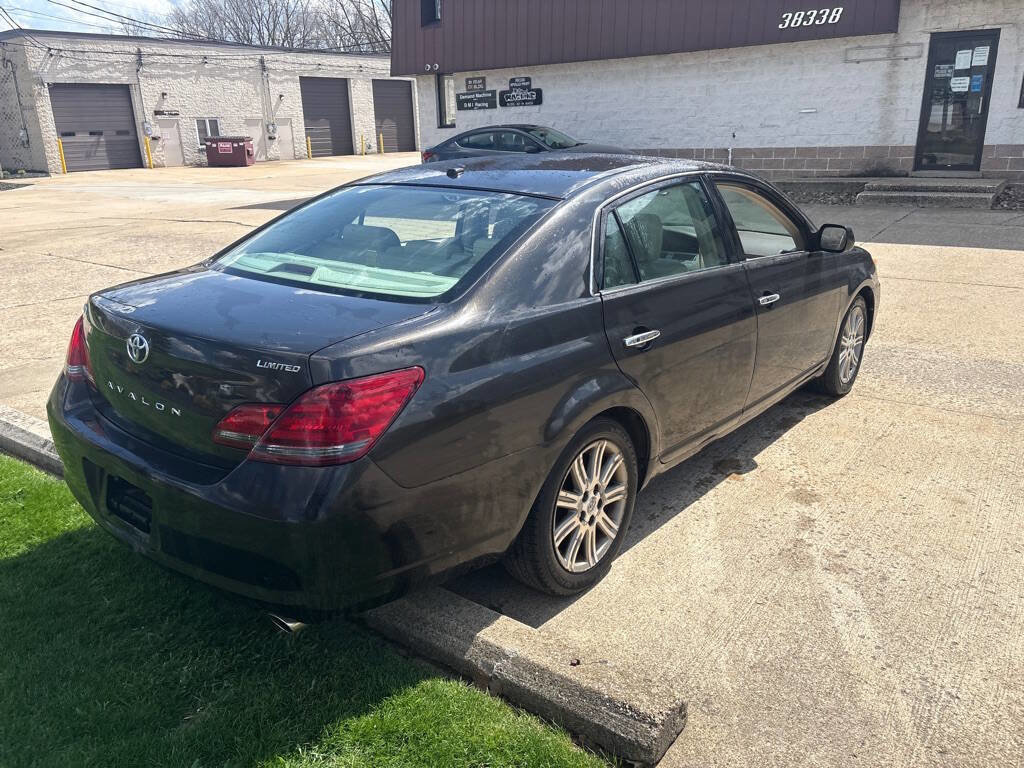 Used 2010 Toyota Avalon Limited image 7