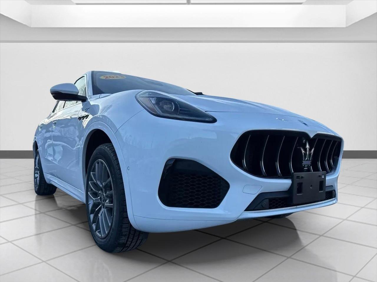 Used 2023 Maserati Grecale GT image 8