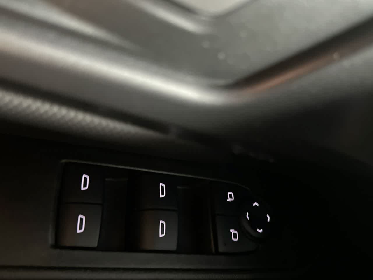 Used 2025 Chevrolet Equinox EV LT FWD image 17