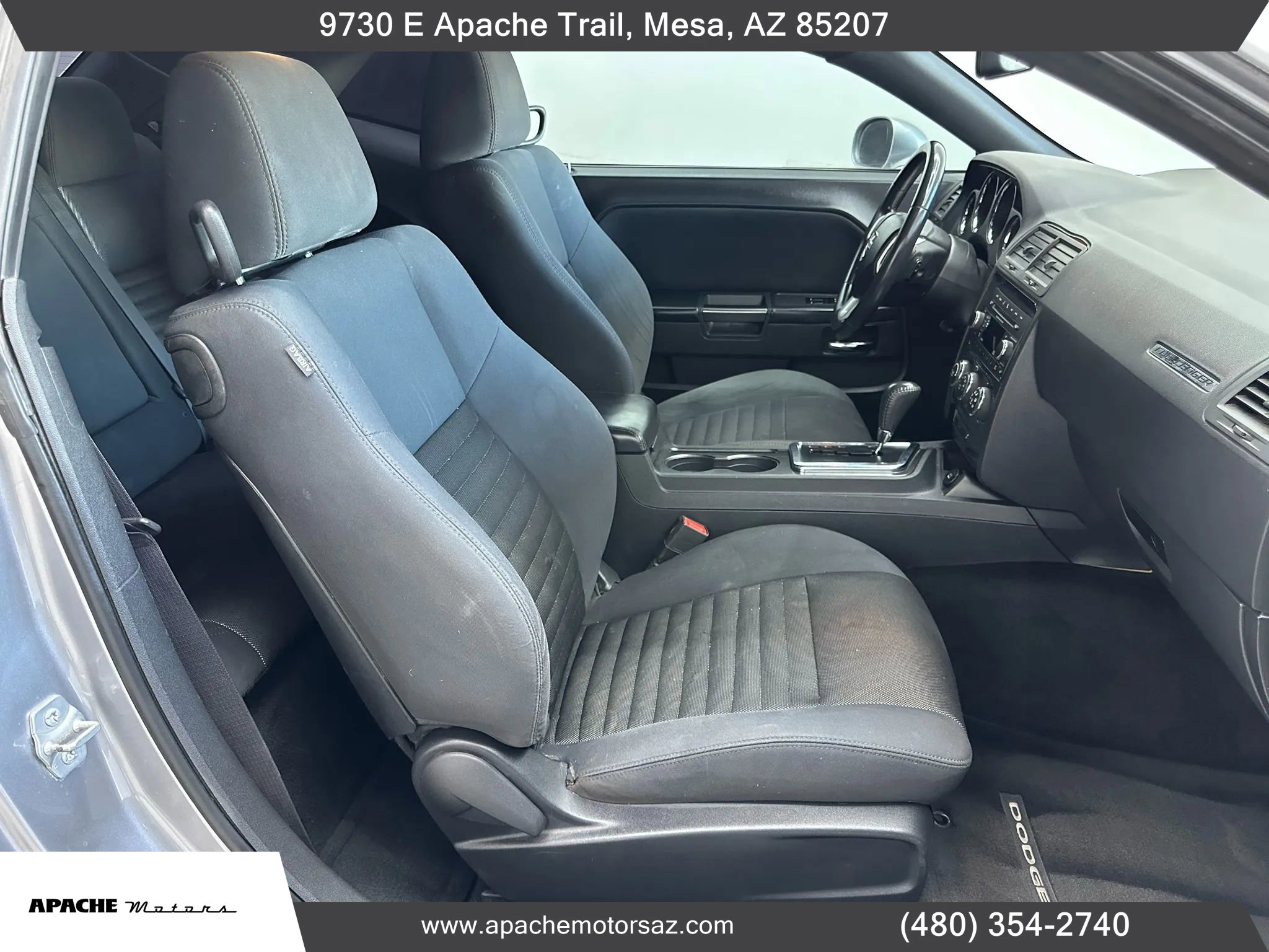 Used 2014 Dodge Challenger SXT image 31