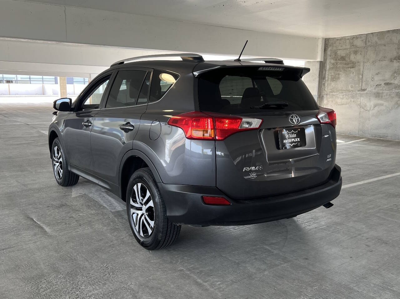 Used 2015 Toyota RAV4 LE AWD/4WD image 13