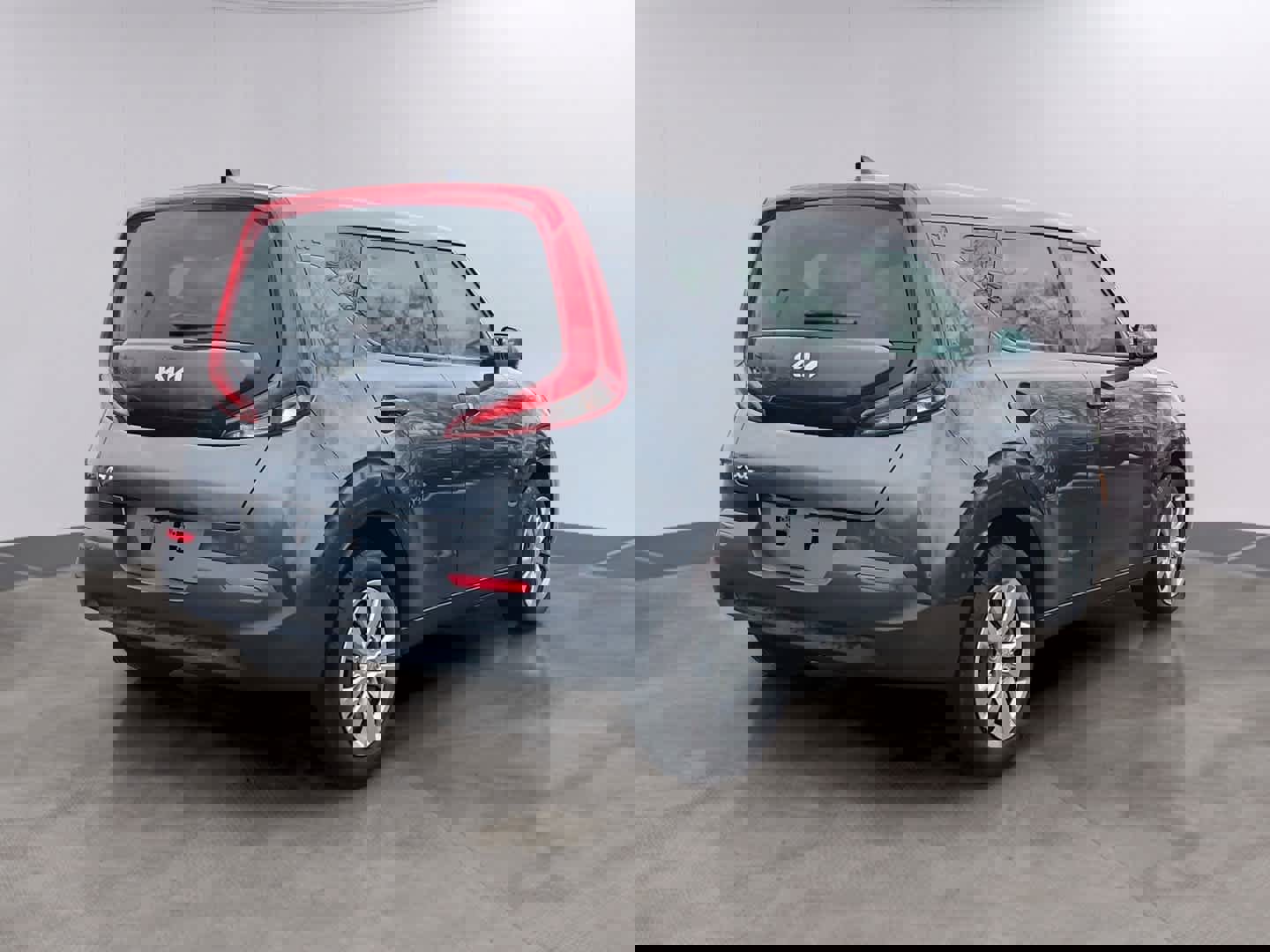 Used 2022 Kia Soul LX image 4