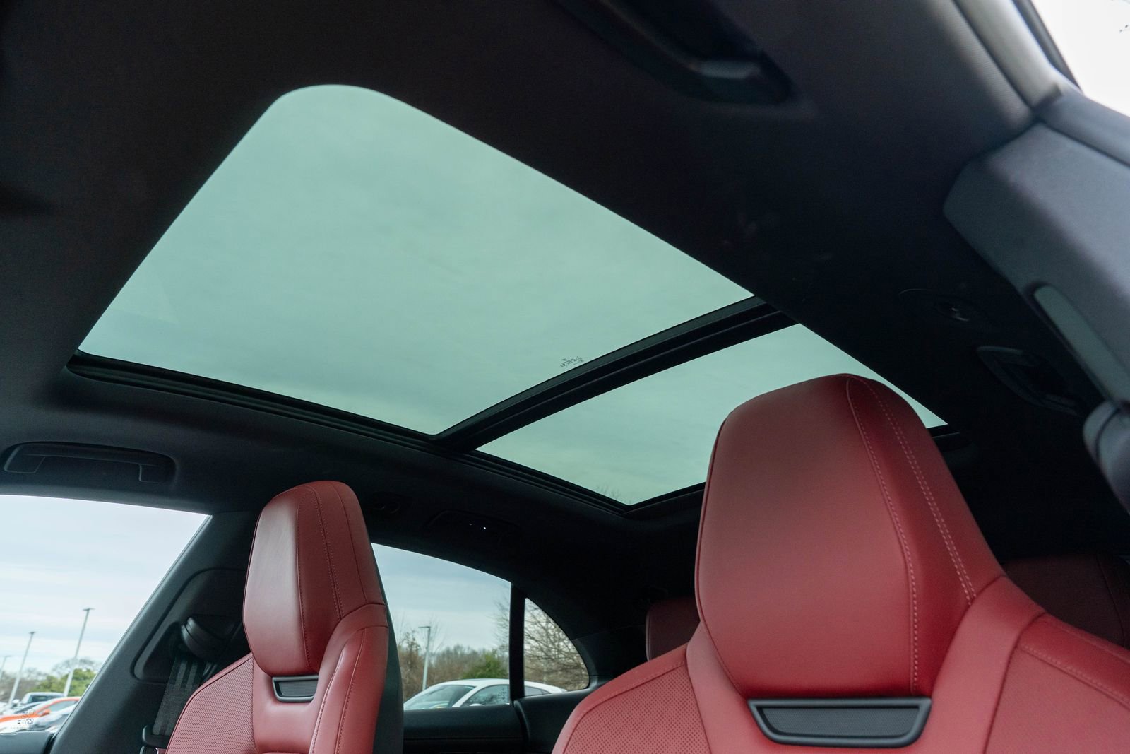 Certified 2025 Porsche Macan 4S Electric image 31