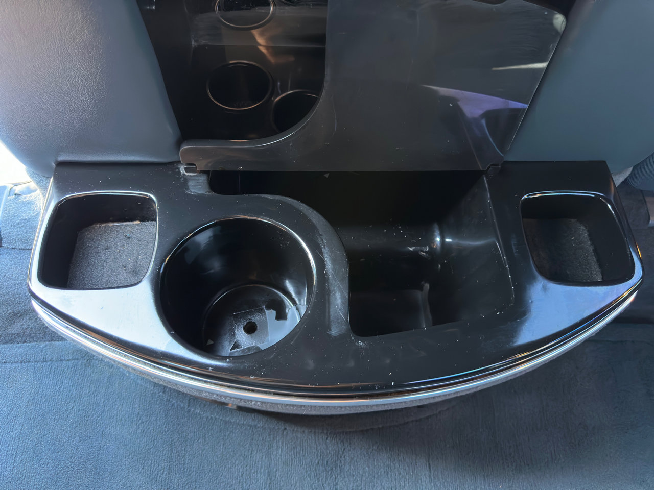 Used 2009 Cadillac DTS Limousine image 21