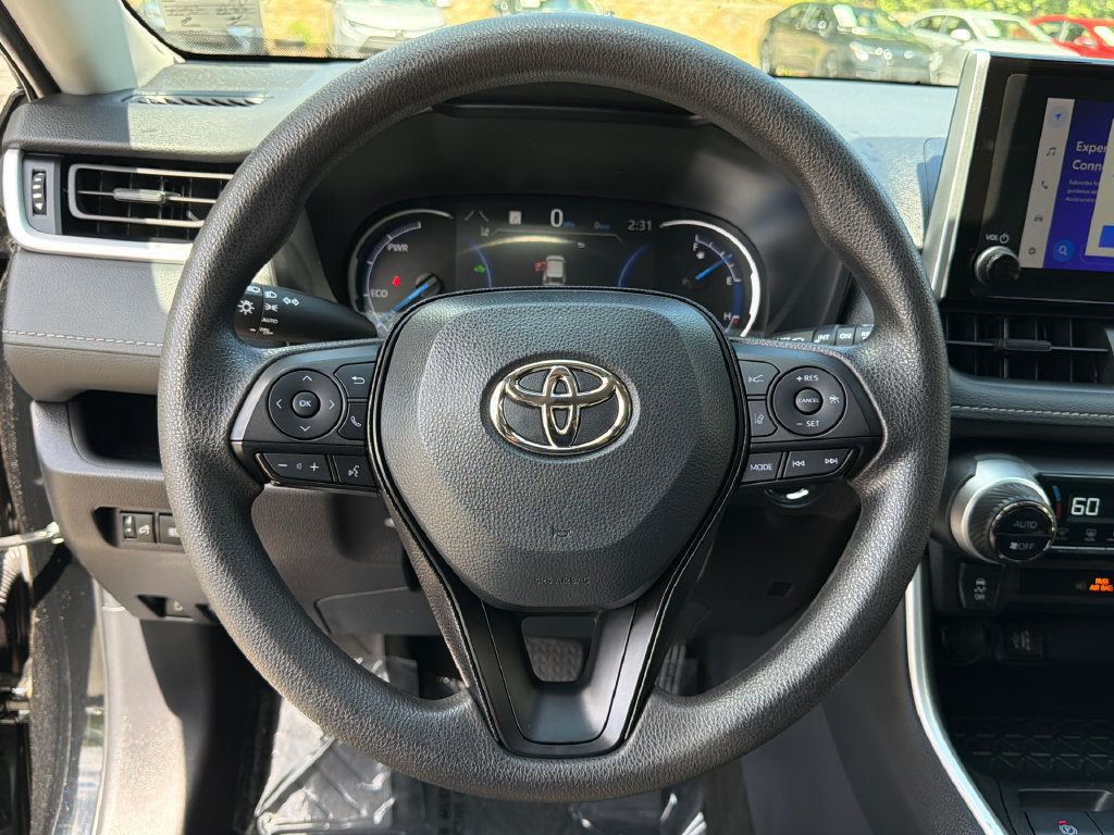 Used 2025 Toyota RAV4 XLE AWD/4WD image 22