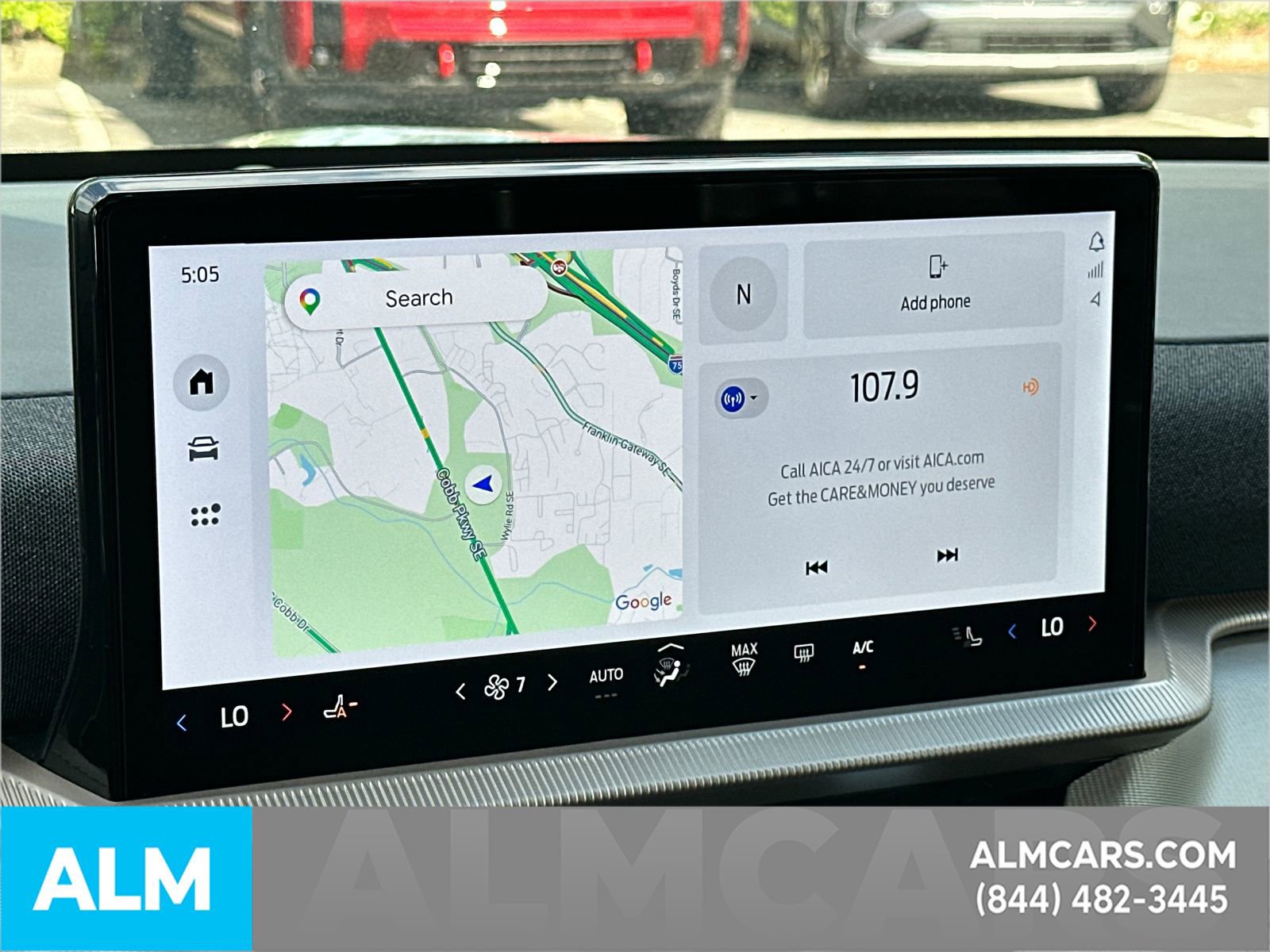 Used 2025 Ford Explorer Active AWD/4WD image 32