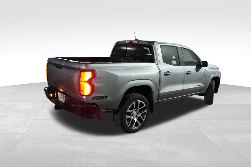 Used 2023 Chevrolet Colorado Z71 w/ Z71 Convenience Package 2 AWD/4WD image 3