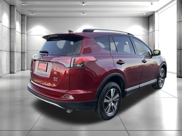 Used 2018 Toyota RAV4 XLE image 7